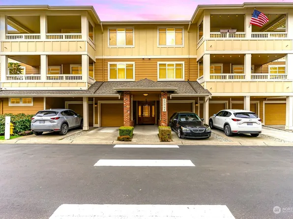 23948 NE 115th Lane #302, Redmond, WA 98053