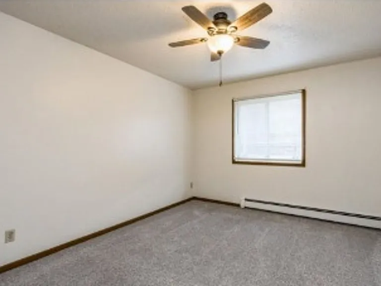 Dodge Street Apartments — Photo 8