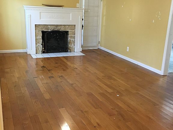 2nd image of 1841 Lakeside Dr S