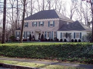 1 Forest View Dr, Chester, NJ 07930