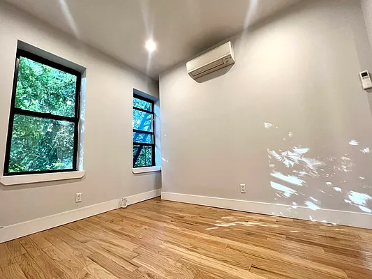 Rented by Pear NYC LLC | media 2