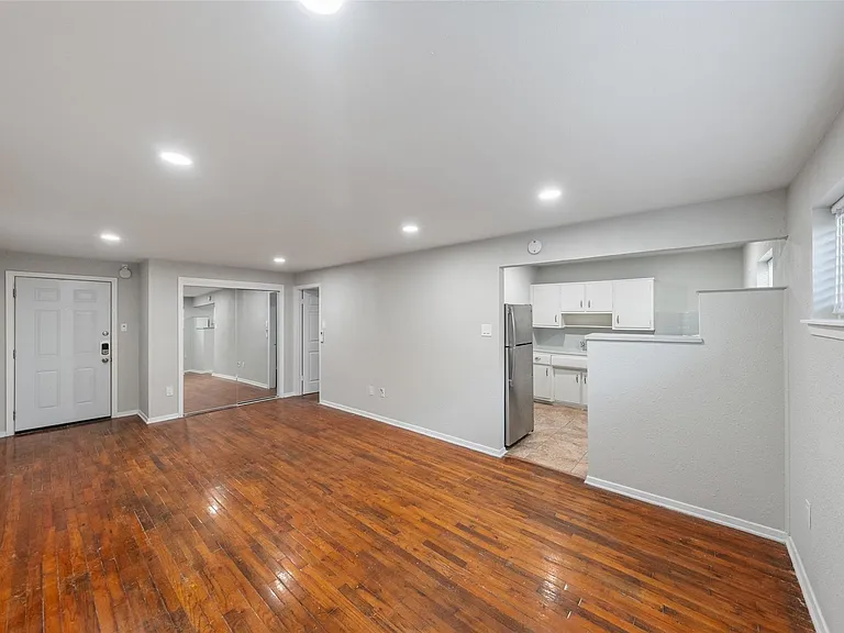 311 Hawthorne St #21 — Photo 3