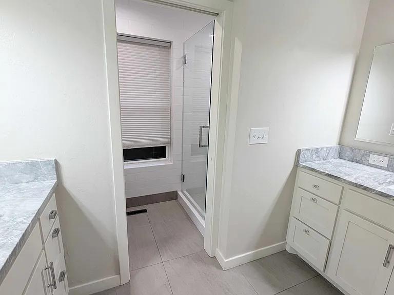 1114 Sherwood Ln #B1 — Photo 12