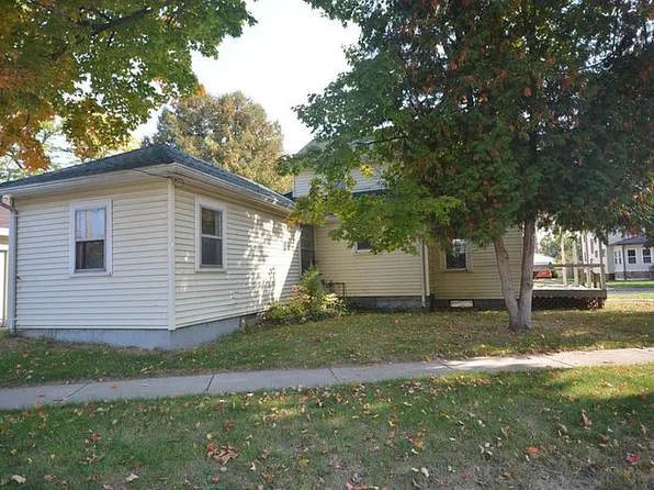 212 West St, Three Rivers, MI 49093