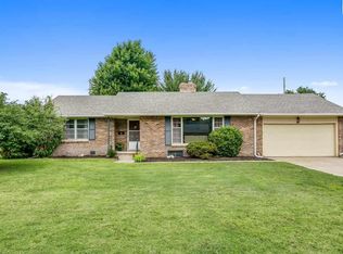 38 Circle Dr, Hutchinson, KS 67502