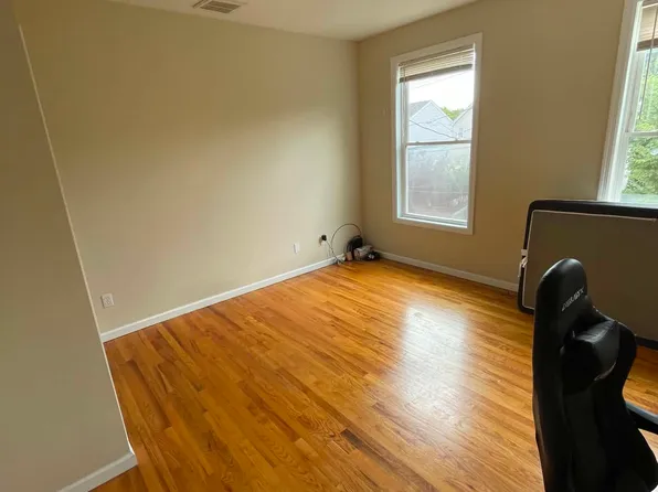 333 New St #2A, Newark, NJ 07103