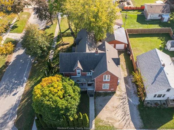 60 Setterington St, Leamington, ON N8H 1T3