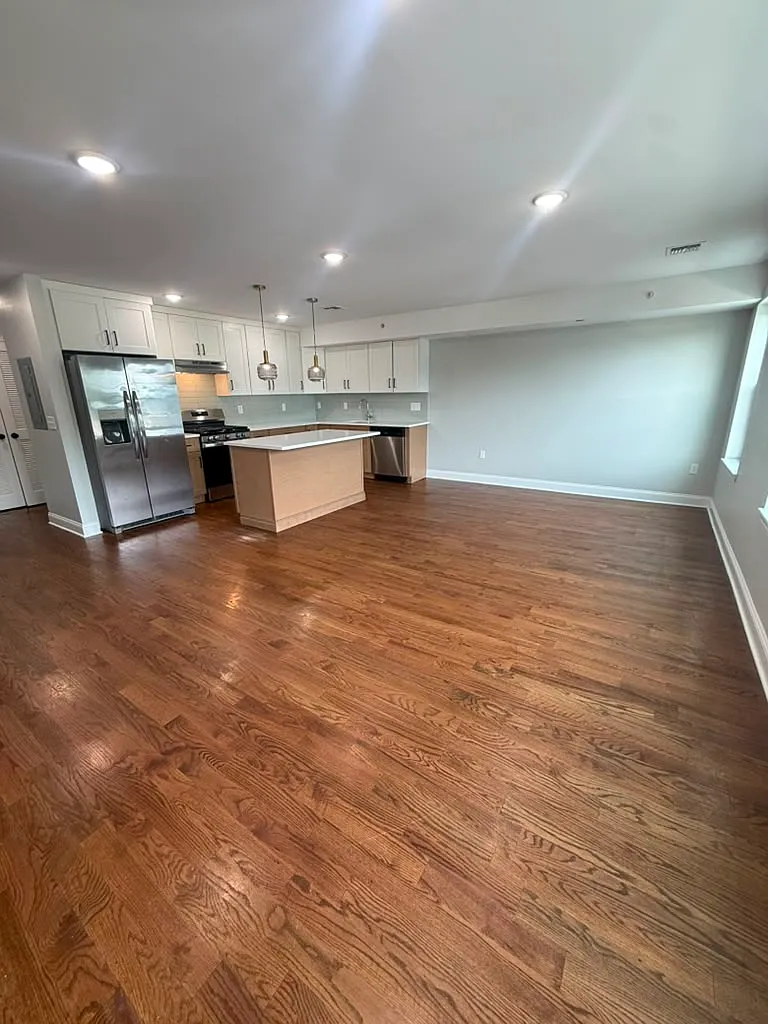 4 bed, $2,800 — Photo 3