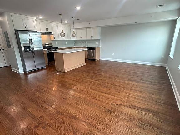 3rd image of 222 12th Ave #2
