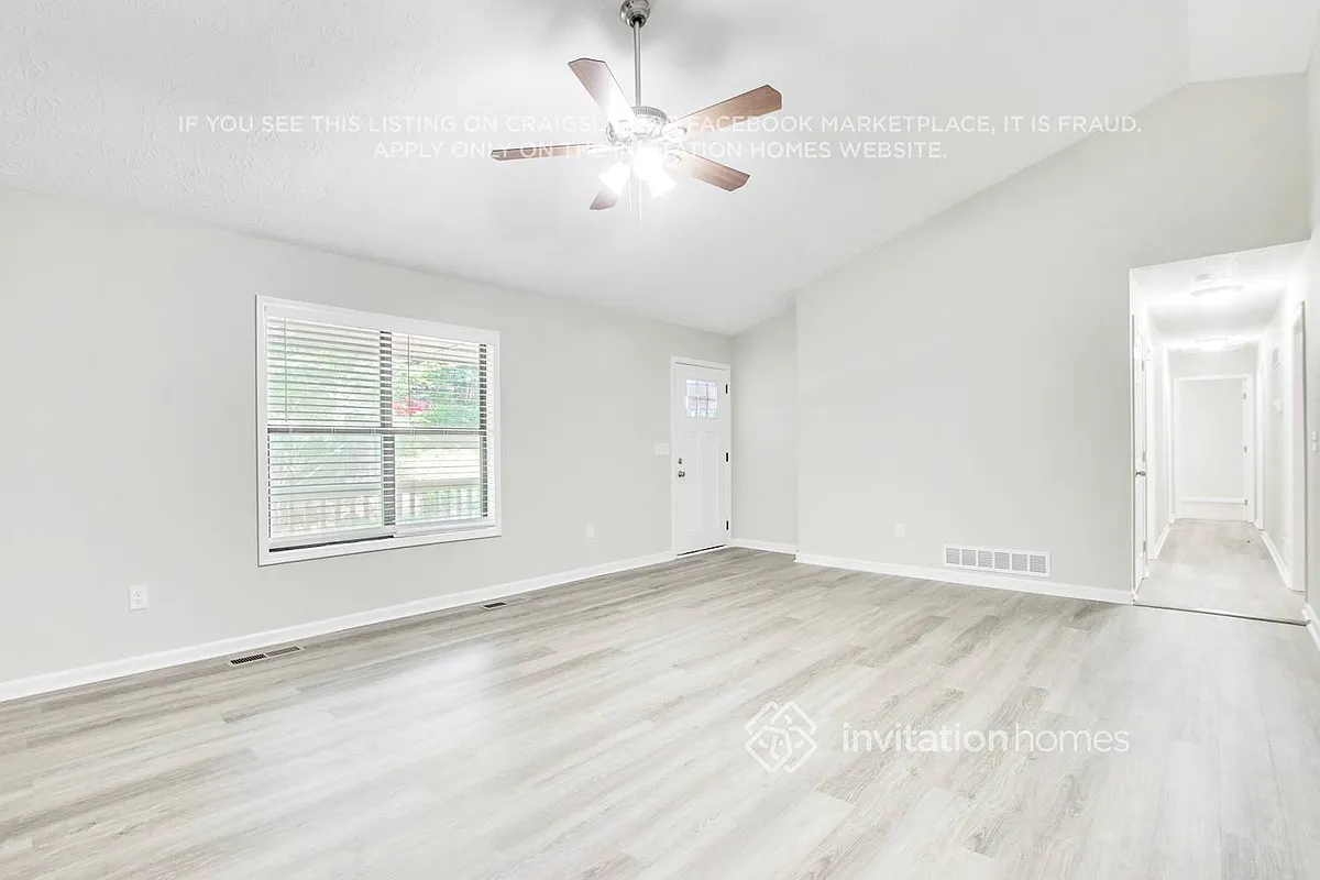 Building Photo - 830 Sunset Ct NW