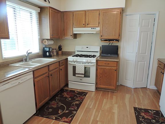 4th image of 25W015 Malibu Ct