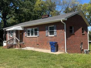 427 Laurens Rd, Woodruff, SC 29388