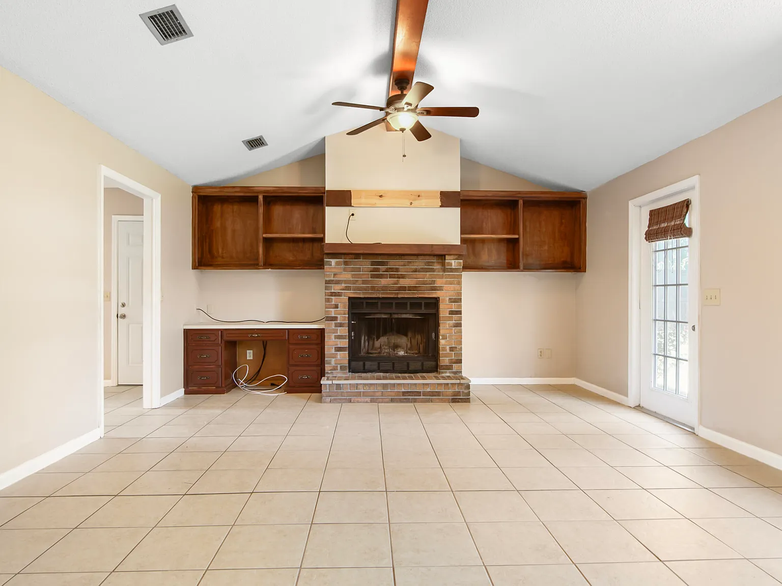 3 bed, 1162 sqft, $2,150 — Photo 2