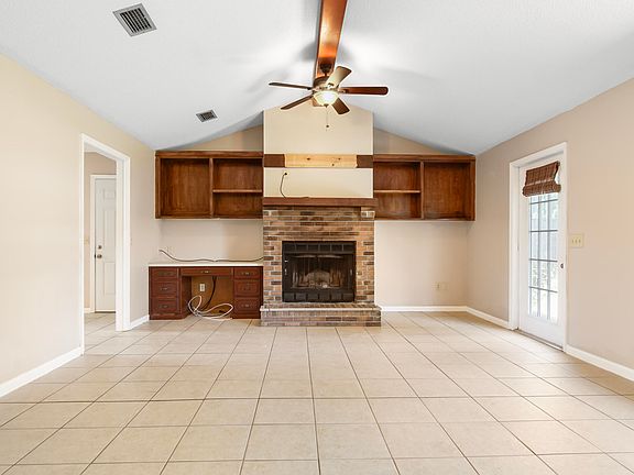2nd image of 807 White Oak Ct