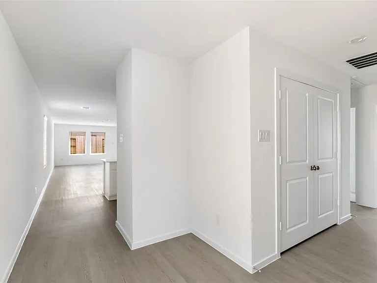 917 Capracotta Dr — Photo 5
