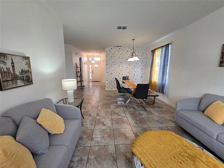 930 Oxford Dr — Photo 22