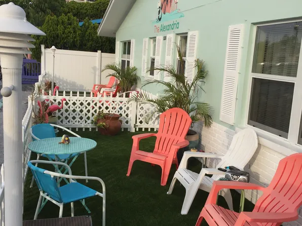 520 69th Ave, Saint Pete Beach, FL 33706