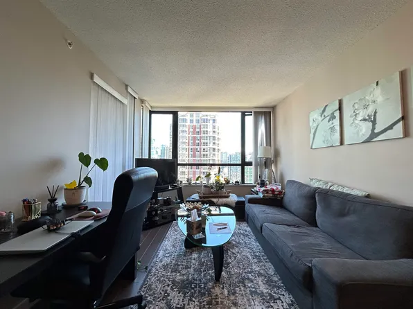 909 Mainland St #2310, Vancouver, BC V6B 1S3