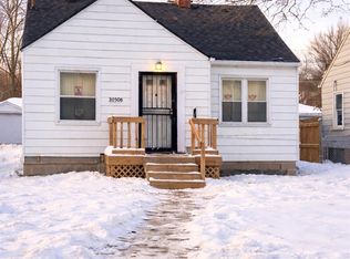 20508 Kenosha St, Harper Woods, MI 48225