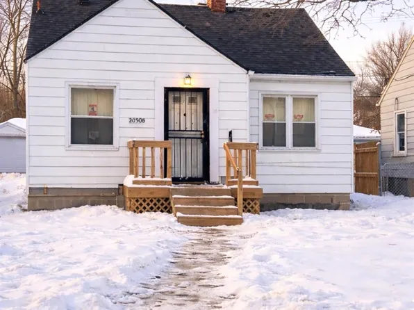 20508 Kenosha St, Harper Woods, MI 48225