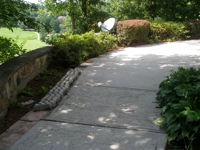 8065 Allerton Ln — Photo 6