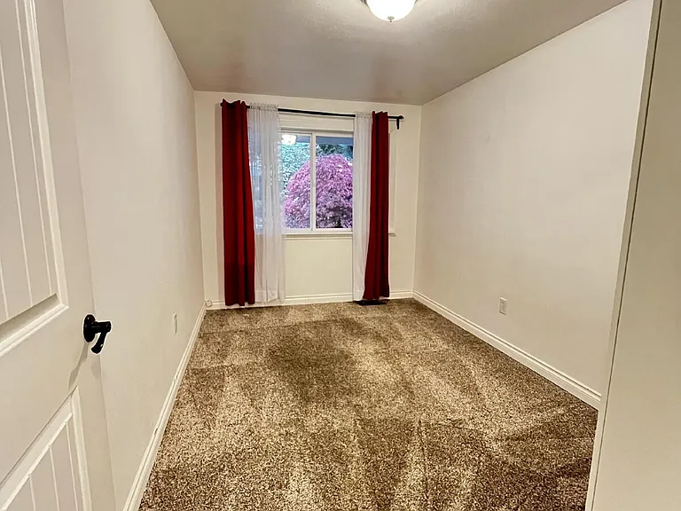 2431 S Meridian — Photo 23