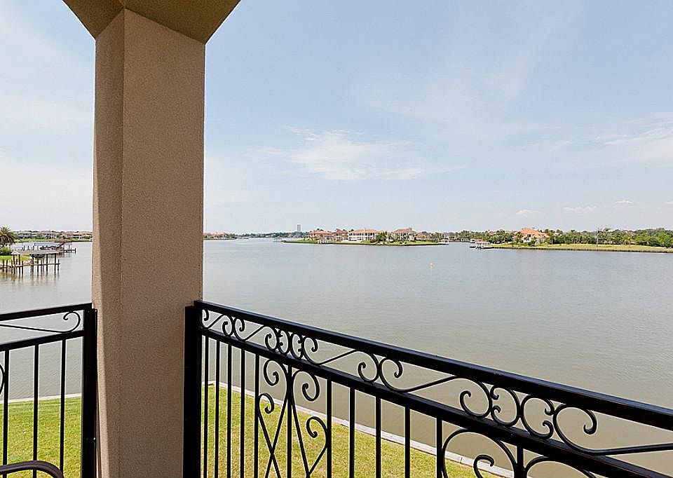 1st image of 4141 Boardwalk Blvd
