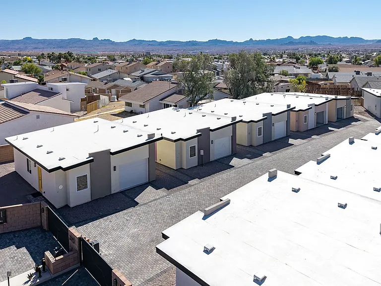 370 Riverfront Dr — Photo 24