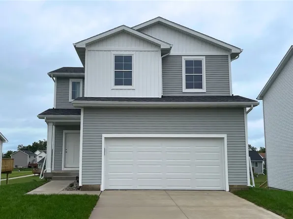 2916 Sayre Dr, Norwalk, IA 50211