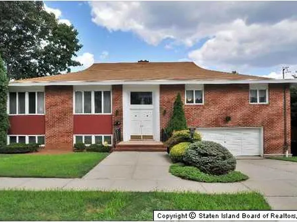 33 Claire Ct image 1 of 8