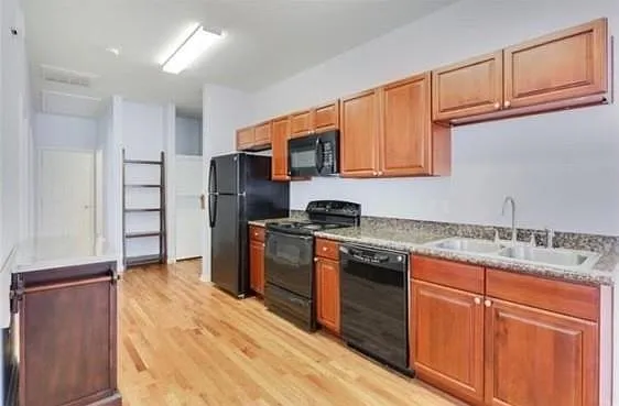 2 bed, 1.0 bath, 736 sqft, $1,500 — Photo 3