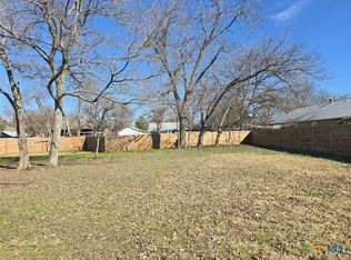 305 Lexington Rd, Elgin, TX 78621