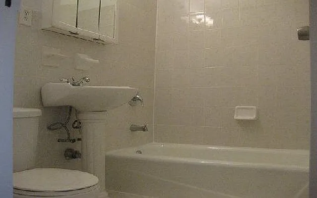 Rented by America Mecca Realty LLC | media 20