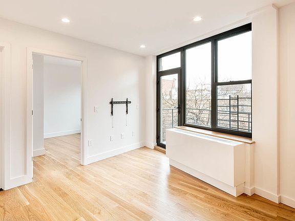 4th image of 15 W 119th St #4C