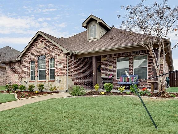 2nd image of 304 Regal Ct