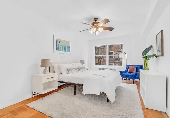 3rd image of 135 Willow St APT 204