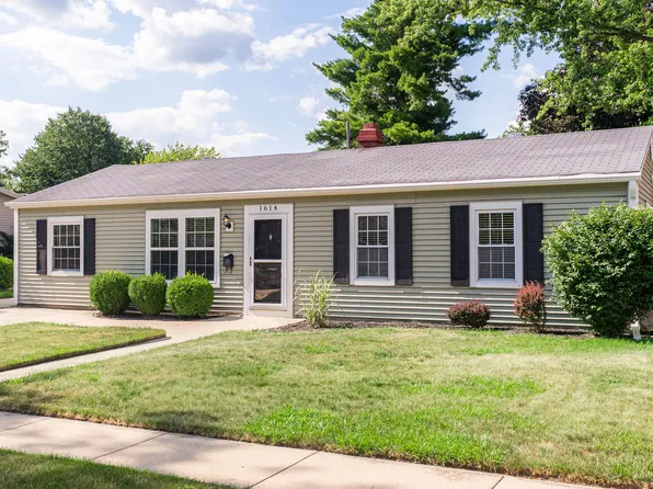 1614 E Dresser Rd, Dekalb, IL 60115