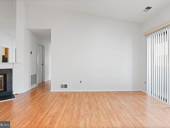 5th image of 931 Woodmill Dr