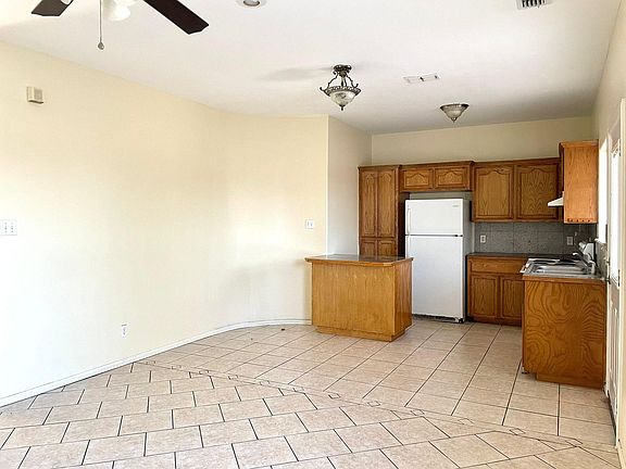 4th image of 1418 Nassau St