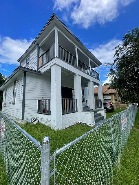 3 bed, 1978 sqft, $1,450 — Photo 4