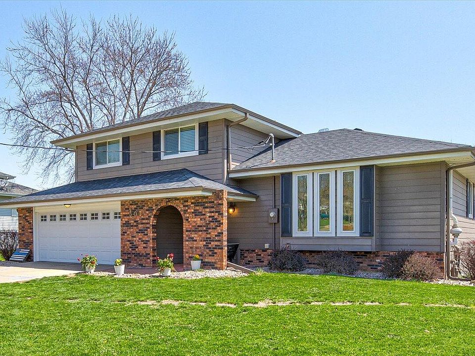 307 Maple Dr, Treynor, IA 51575 Zillow