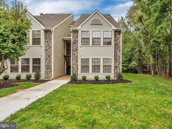 35 Chelmsford Ct, Marlton, NJ 08053