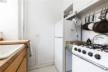 Rented by (Legacy) Elegran