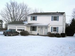 14 Phelps Rd, Honeoye Falls, NY 14472