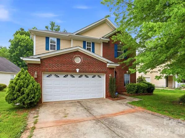 14021 Pinyon Pine Ln, Charlotte, NC 28215