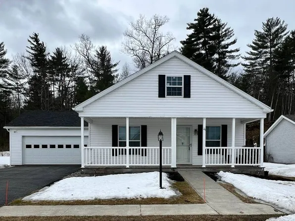 24 Elm St, Gansevoort, NY 12831