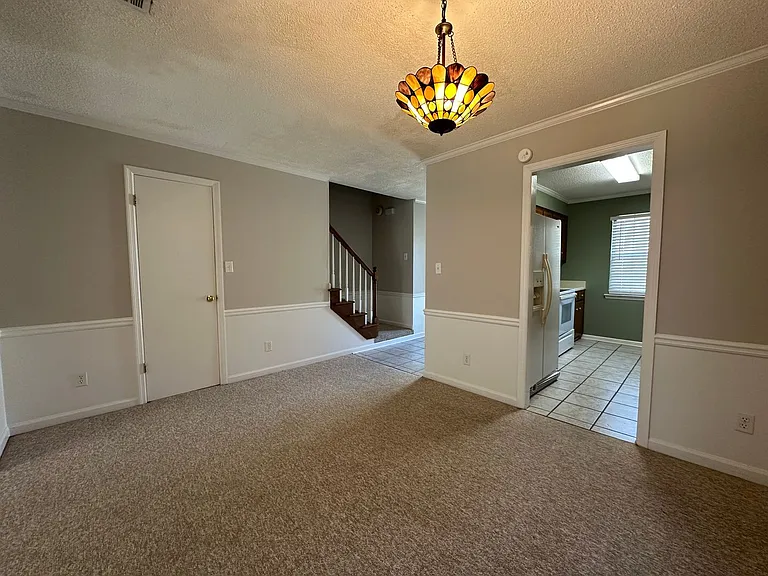2448 Riverlook Dr — Photo 4