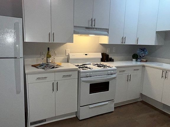 4th image of 305 Brookside Dr Unit 305.5