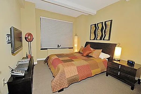 Rented by Bank Neary | media 1