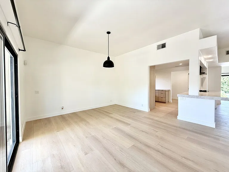 42755 Santiago Pl — Photo 5